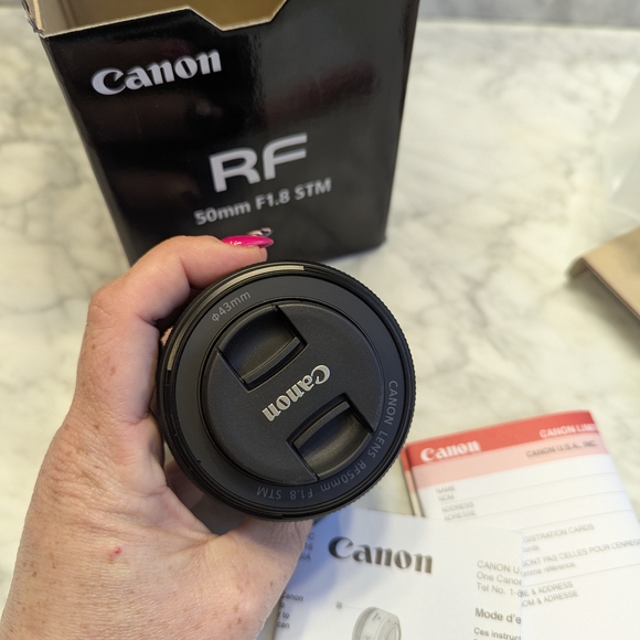 Canon RF 50mm F1.8 STM Lens - Black - Picture 7 of 8